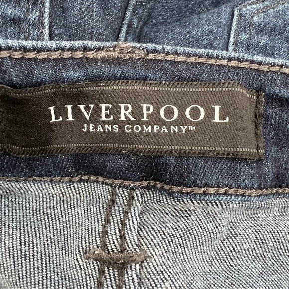 Liverpool Jeans Company The Short Cuffed Hem Denim Jean Shorts Size 2 Women's - Picture 2 of 10